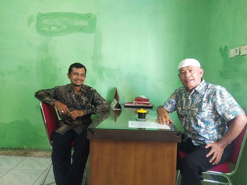 Wakil Ketua Bidang Pengumpulan Baznas Pasbar H Sutarman di ruangannya, Kamis (6/7). Osniwati