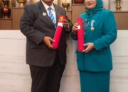 Bupati Padang Pariaman Beserta Ketua PKK Raih Penghargaan MKK