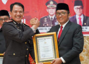 Wako Hendri Septa Terima Penghargaan dari Kapolresta Padang