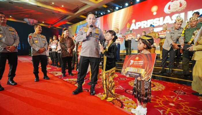 Polisi Jadi Pahlawan di Dongeng Buatan Anak, Kapolri: Tanamkan dan Jadikan Semangat Jadi Lebih Baik