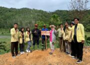 Dosen dan Mahasiswa KKN UNP Tanam 2.000 Pohon di Sitanang