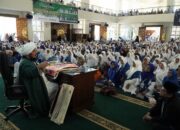 Wisata Dakwah Bersama Ustaz Deri Sulaiman, Puluhan Ribu Anggota BKMT Sumbar Padati Masjid Manarul Ilmi