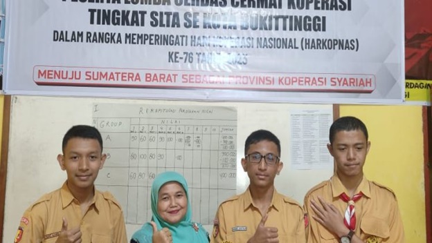 Tiga siswa MAN 1 Bukittinggi yang mengharumkan nama sekolah adalah Giovani, Ridho Alfarisi, dan Muhammad Adnan Hasan