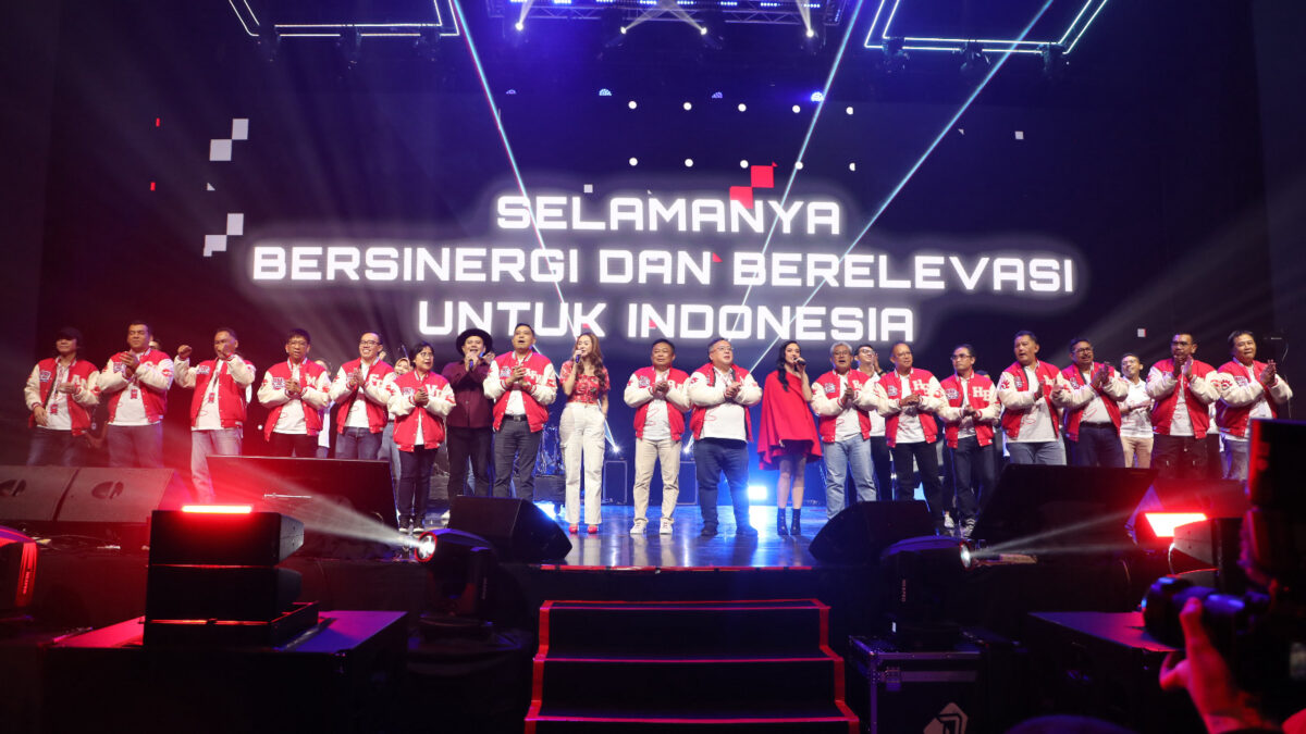 Komisaris Utama beserta Board of Commissioner Telkom, Direktur Utama beserta jajaran Board of Executive Telkom, Padi, Lyodra, dan Aura Kasih pada seremonial puncak perayaan HUT Telkom 58 di Digiland 2023, Jakarta (9/7). IST