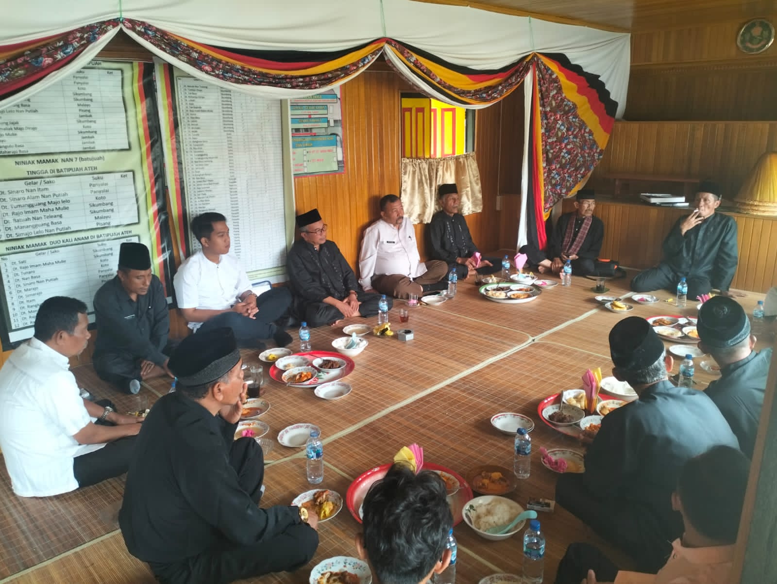 Makan Bajamba di KAN Batipuah Ateh, Jumat (14/7). IST