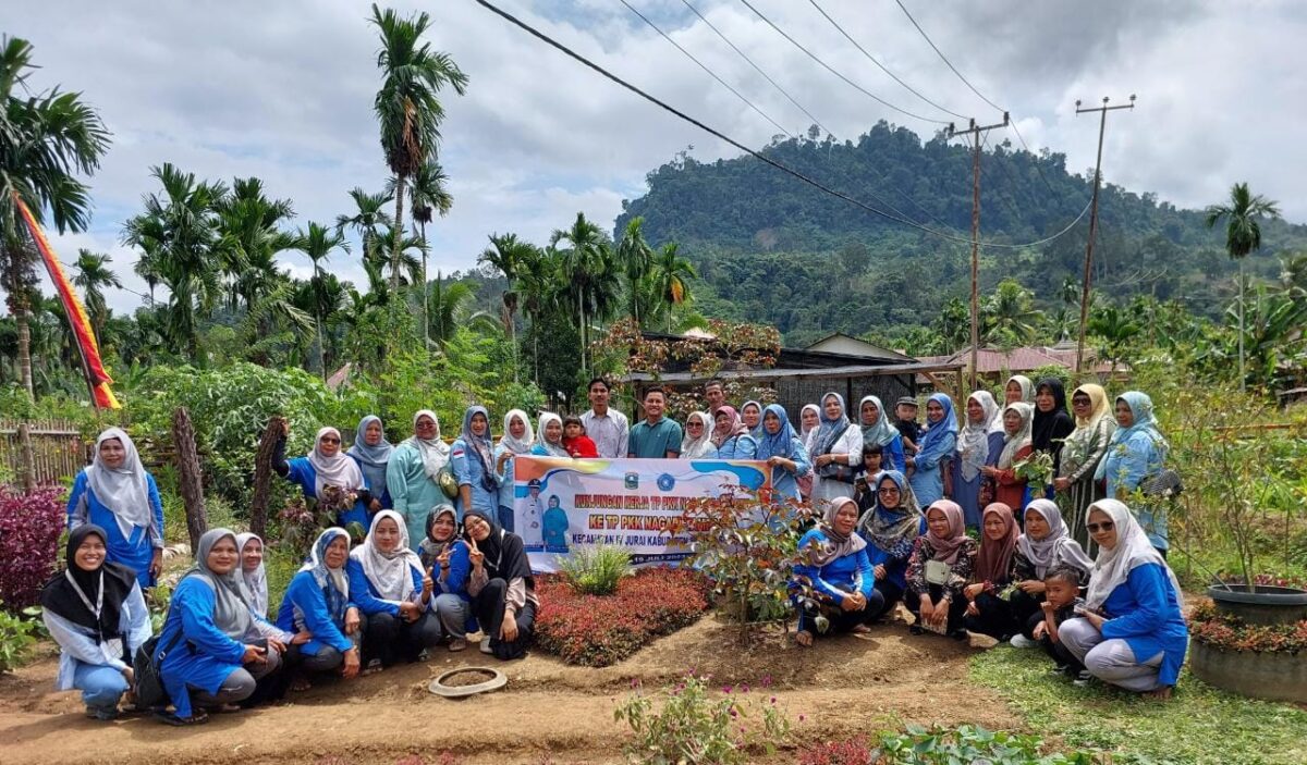 Studi Banding PKK Nagari Salimpek ke Pessel, Rabu (19/7). IST