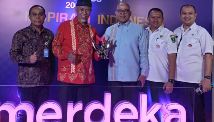 Komit Bangun Desa Wisata, Gubernur Mahyeldi Dinobatkan Sebagai Tokoh Inspiratif Indonesia