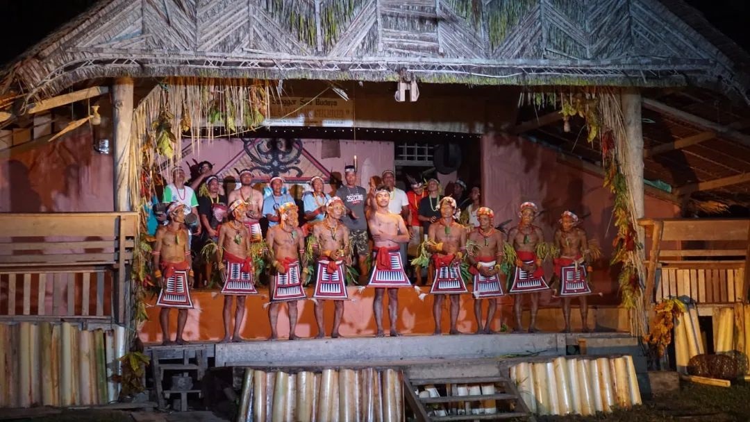 Atraksi budaya sebagai salah satu sajian wisata di Desa Muntei, Kepulauan Mentawai. IST