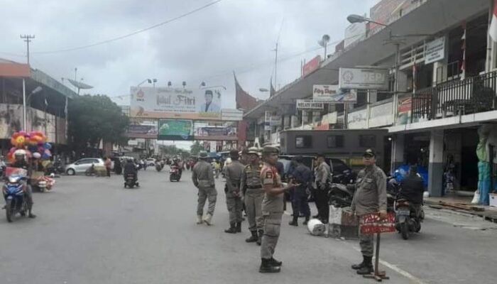 Tiga Pekan Pasca-Penertiban, PKL Pasar Raya Masih Kucing-kucingan dengan Petugas