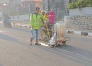 BPTD Sumbar Perbaharui Marka Jalan Sekitar Pusat Kota Batusangkar
