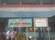 SMPN 14 Padang Praktikkan Budaya Minang