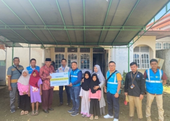 Sambut HUT RI, PLN Padang Bantu Anak Yatim dan Sambungan Listrik Bagi Warga Kurang Mampu di Painan