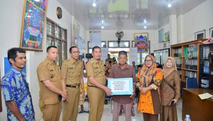 Salurkan BLT Dana Desa III di Bukik Gadang, Walikota Sawahlunto Minta Penerima Gunakan Sebaik-baiknya