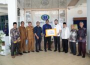SMP Hikmah Terima Bantuan Hibah dari Pemko Padang Panjang
