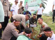 Lestarikan Negeri Penghijauan Sejak Dini, Polres Sijunjung Tanam Bibit di Tiga Lokasi
