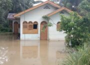 Air Setinggi 30 cm Masih Merendam Desa Juhar di Sumut