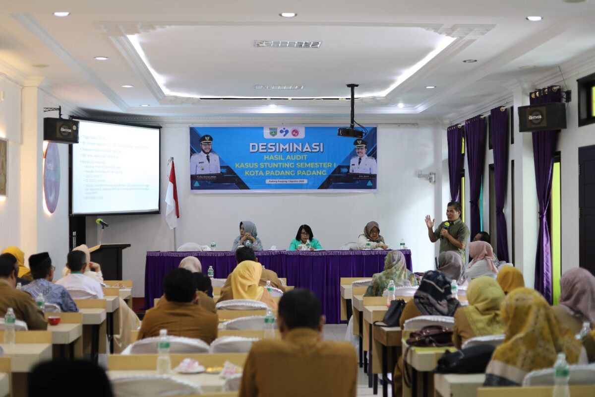 Pelaporan hasil audit stunting semester I Kota Padang Panjang di Aula Hotel Pangeran, Selasa (1/8). IST