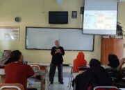 Guru di Kediri Ajak Murid Tulis Surat untuk Bupati: Kritis dengan Cara yang Tepat