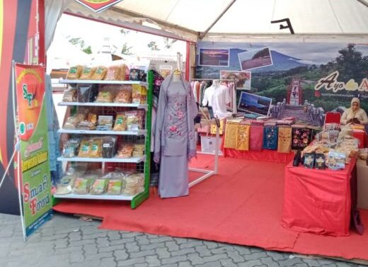 Pemko Padang mendorong pelaku koperasi serta UMKM untuk dapat makin berkembang dengan memanfaatkan teknologi dan digital.