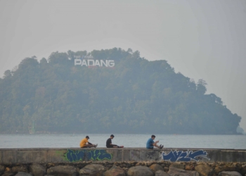 Kabut Asap Selimuti Kota Padang, Kualitas Udara Kembali Memburuk!