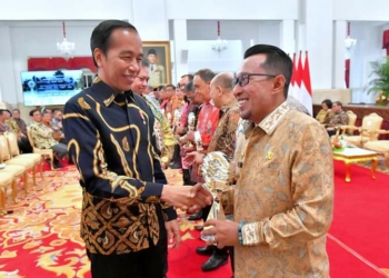SELAMAT! 3 Kali Peringkat 1 TPID Nasional Berturut-turut, Bupati Tanah Datar Terima Penghargaan dari Presiden RI