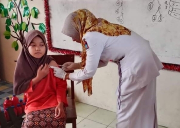 Siswi SD di Padang Siap-siap! Dinas Kesehatan Kota Mulai Lakukan Imunisasi HPV Serviks