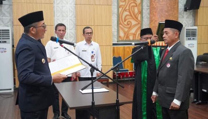 Dicopot dari Kadis LH, Mairizon Dilantik Walikota Padang Sebagai Kepala Badan KPSDM