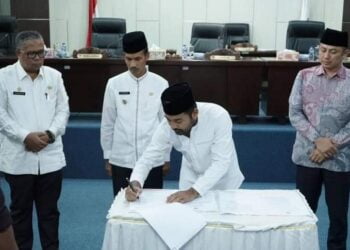 Ketok Palu! APBD 2023 Perubahan Solok Selatan Naik Rp21,23 Miliar Disahkan