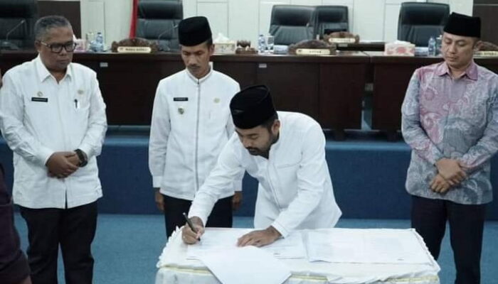 Ketok Palu! APBD 2023 Perubahan Solok Selatan Naik Rp21,23 Miliar Disahkan