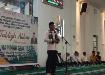 Walikota Padang Minta Guru Teladani Sifat Rasulullah dalam Kehidupan Sehari-hari
