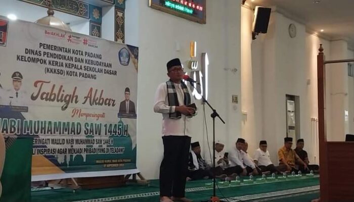 Walikota Padang Minta Guru Teladani Sifat Rasulullah dalam Kehidupan Sehari-hari