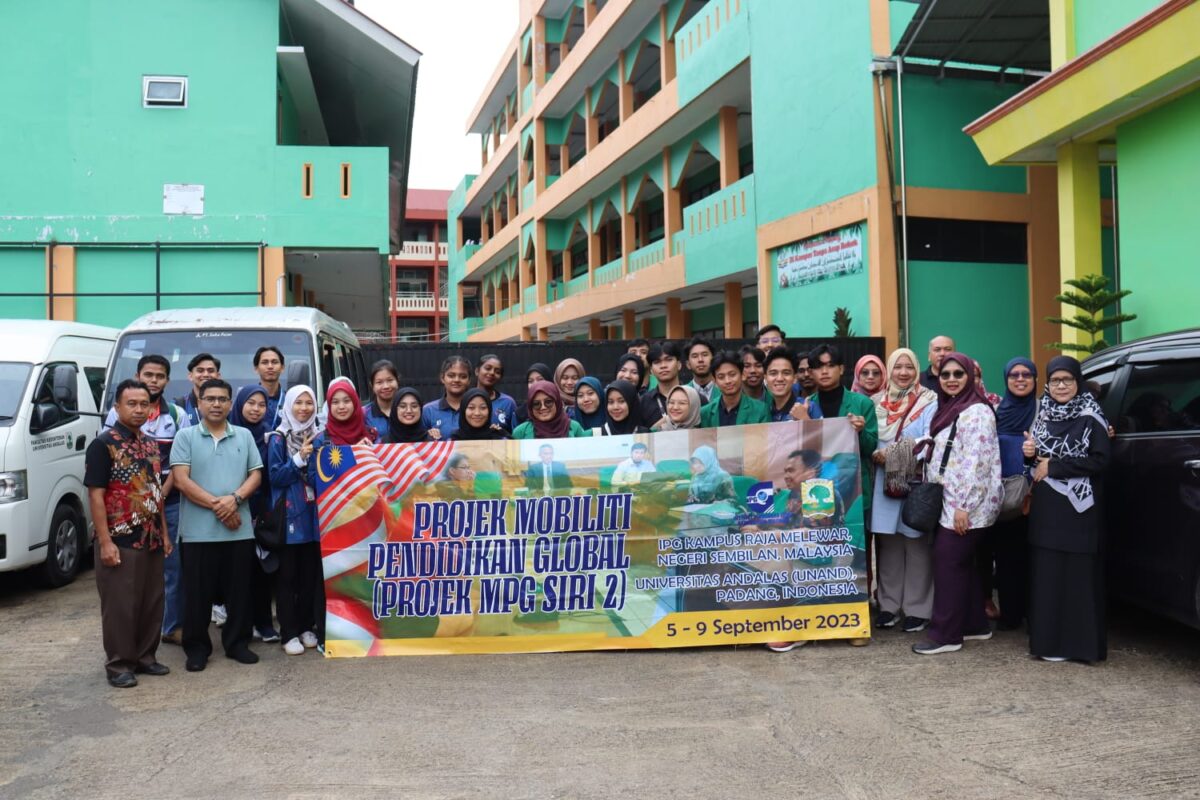 Mahasiswa dan dosen dari Prodi Psikologi Unand dan IPG Raja Melewar Malaysia berfoto bersama pada kegiatan Student Mobility yang telah dimulai sejak 5 September 2023 lalu. IST