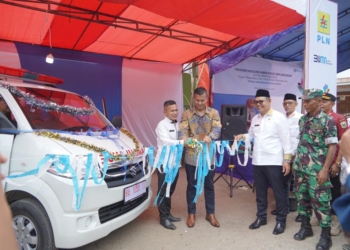 Hadir di Pelosok Kabupaten Solok, PLN UID Sumbar Serahkan Bantuan Mobil Ambulance untuk Nagari Sibarambang