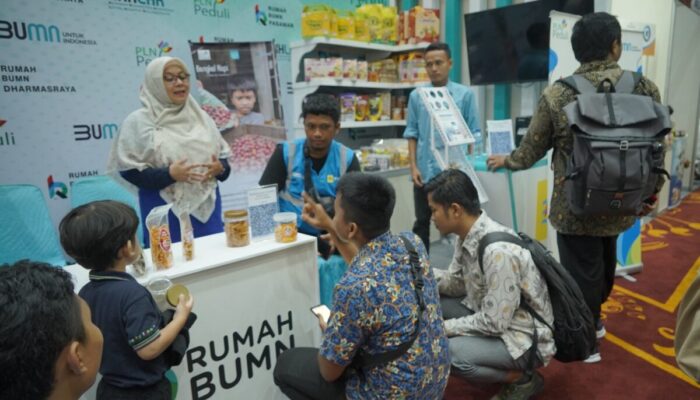30 Produk UMKM Binaan PLN UID Sumbar Curi Perhatian Pengunjung di Minangkabau Halal Fest 2023