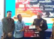 Bank Nagari Serahkan KKPD ke Pemko Padang