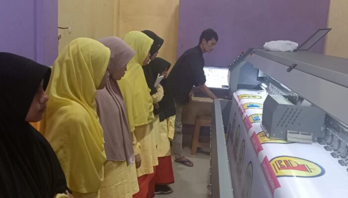 Perkuat Vokasi Madrasah, Santri Pontren Kauman Padang Panjang Rutin Kunjungan ke Industri