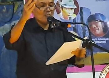 Di Kolong Jembatan Layang, Saya Baca Puisi Karya Penyair Hebat Asal Padang Itu!