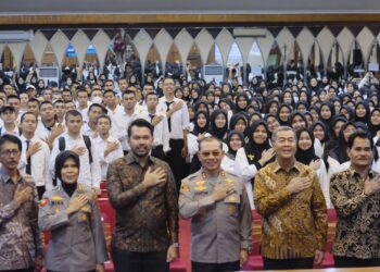 Ratusan Mahasiswa Baru Universitas Baiturahmah dapat Pembekalan dari Kapolda Sumbar