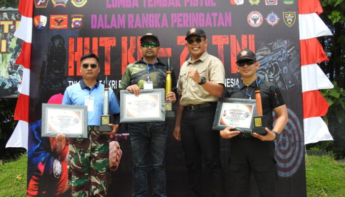 Wagub Audy Juarai Kejuaraan Menembak Tingkat TNI-Polri, Forkopimda Sumbar 2023