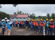 PLN Tutuah Abih Pepohonan yang Ganggu Jaringan di Pasaman Barat