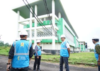 Potensi Bahaya, PLN Sumbar Akui Masih Banyak Bangunan Masyarakat Kurang 3 Meter dari Jaringan