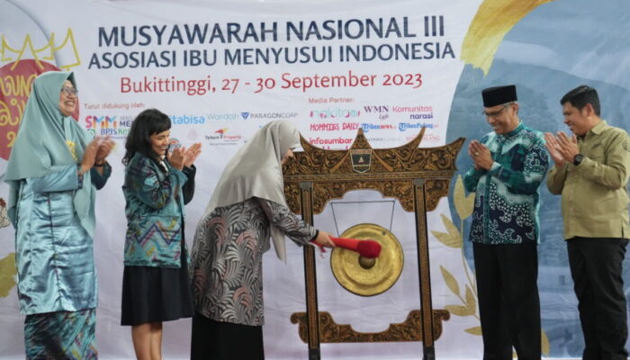 Bahas Stunting, Ibu-ibu Menyusui Gelar Musyawarah Nasional di Bukittinggi