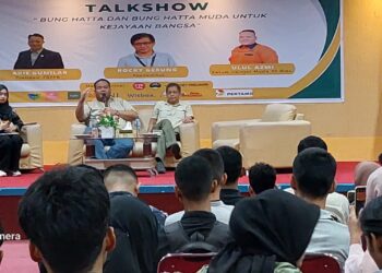 UBH Gelar Talkshow, Ketua FIM PII Wilayah Riau Ulul Azmi dan Rocky Gerung Jadi Narasumber