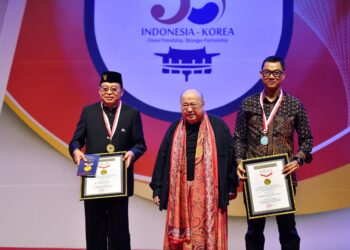 Jadi Tokoh Inspiratif Dunia, Biografi Jokowi Tulisan Dirut PLN Terbit di Korea