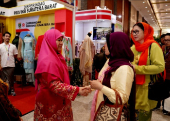 Penjualan Capai Rp45 Juta Sehari, Produk Kerajinan UMKM Sumbar Laris Manis di Pameran Kriyanusa 2023