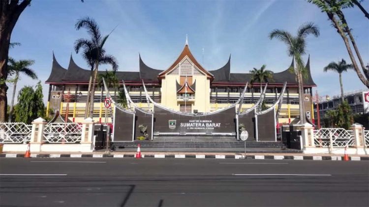 Pengamat politik SBLF Myriset Consultant Edo Andrefson menilai, potensi pergantian calon di Pilgub Sumbar 2024 akan susah terjadi