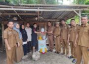 Wakil Bupati Sijunjung Iraddatillah Serahkan Bantuan Asistensi Rehabilitasi Sosial