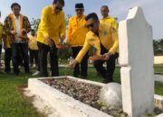 Golkar Sumbar Taburkan Bunga Rayakan HUT ke-59