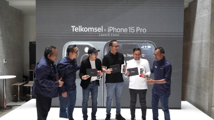 Telkomsel hadirkan penawaran terbaik untuk seluruh lineup iPhone 15 dan 15 Pro dengan ragam paket bundling bernilai tambah yang berikan pelanggan pengalaman gaya hidup digital #MakinMaksimal. IST