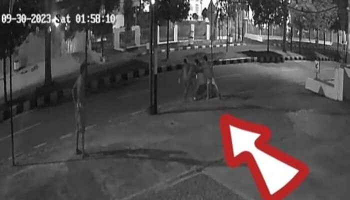 Beginilah Kelakuan OTK  Perusak! Pot Bunga Jalan Kota Dihancurkan, Sekarang Sedang Diintai Petugas